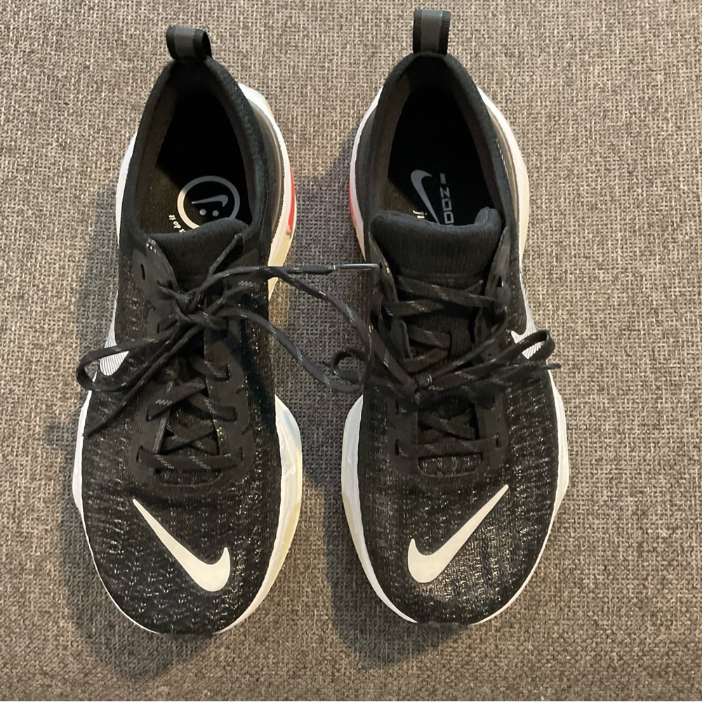 Nike invincible run 3.0 ZOOM X flyknit women’s size 9 like brand new